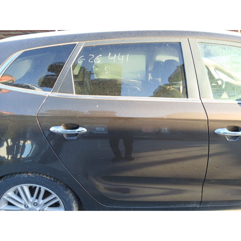 Recambio de puerta trasera derecha para kia carens iv 1.7 crdi referencia OEM IAM 77004A4000  
