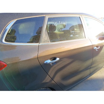 Recambio de puerta trasera derecha para kia carens iv 1.7 crdi referencia OEM IAM 77004A4000  