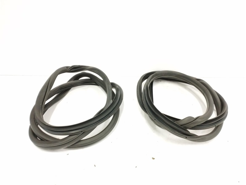 Recambio de gomas contorno puerta para hyundai ioniq referencia OEM IAM Recambio de gomas contorno puerta para hyundai ioniq referencia OEM IAM