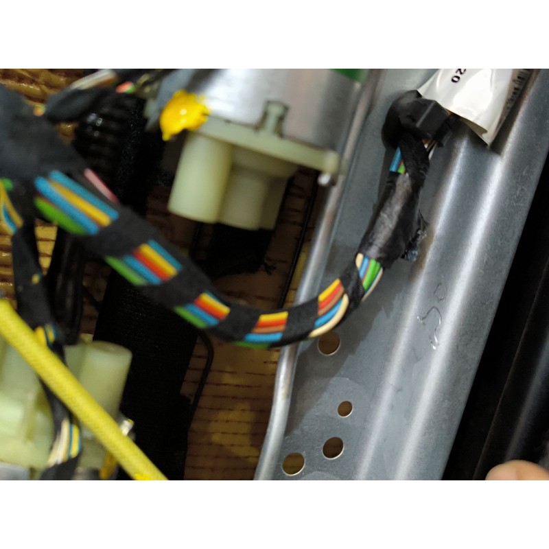 ASIENTO DELANTERO IZQUIERDO