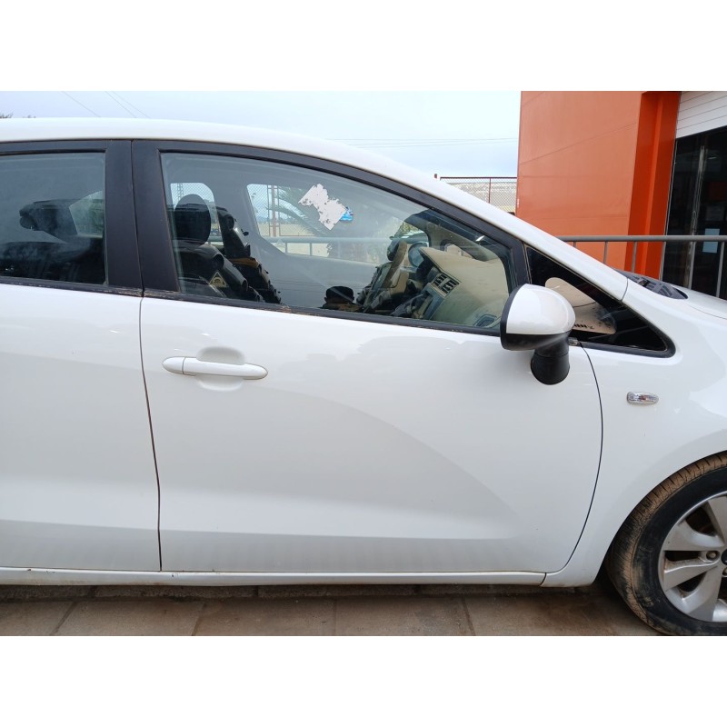 Recambio de puerta delantera derecha para kia rio iii (ub) 1.2 cvvt referencia OEM IAM   