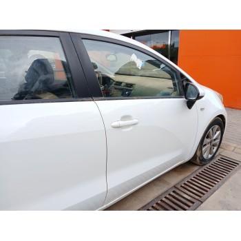 Recambio de puerta delantera derecha para kia rio iii (ub) 1.2 cvvt referencia OEM IAM   