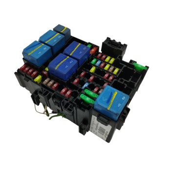 Recambio de caja reles / fusibles para nissan juke (f16) 1.0 12v cat referencia OEM IAM 63570069  