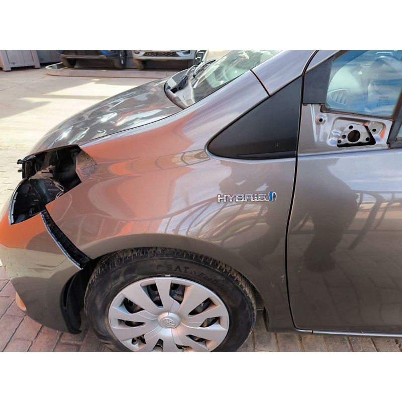 Recambio de aleta delantera izquierda para toyota yaris (_p13_) 1.5 hybrid (nhp130_) referencia OEM IAM 5381252360  