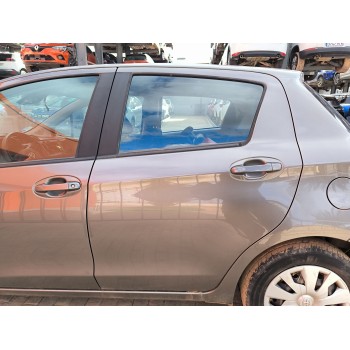 Recambio de puerta trasera izquierda para toyota yaris (_p13_) 1.5 hybrid (nhp130_) referencia OEM IAM 670040D210  