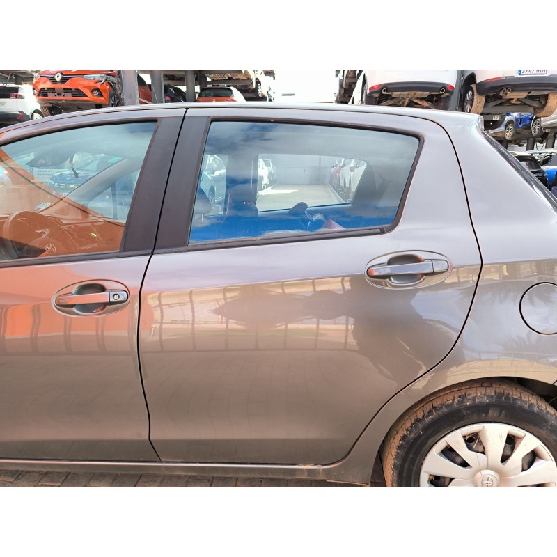 Recambio de puerta trasera izquierda para toyota yaris (_p13_) 1.5 hybrid (nhp130_) referencia OEM IAM 670040D210  