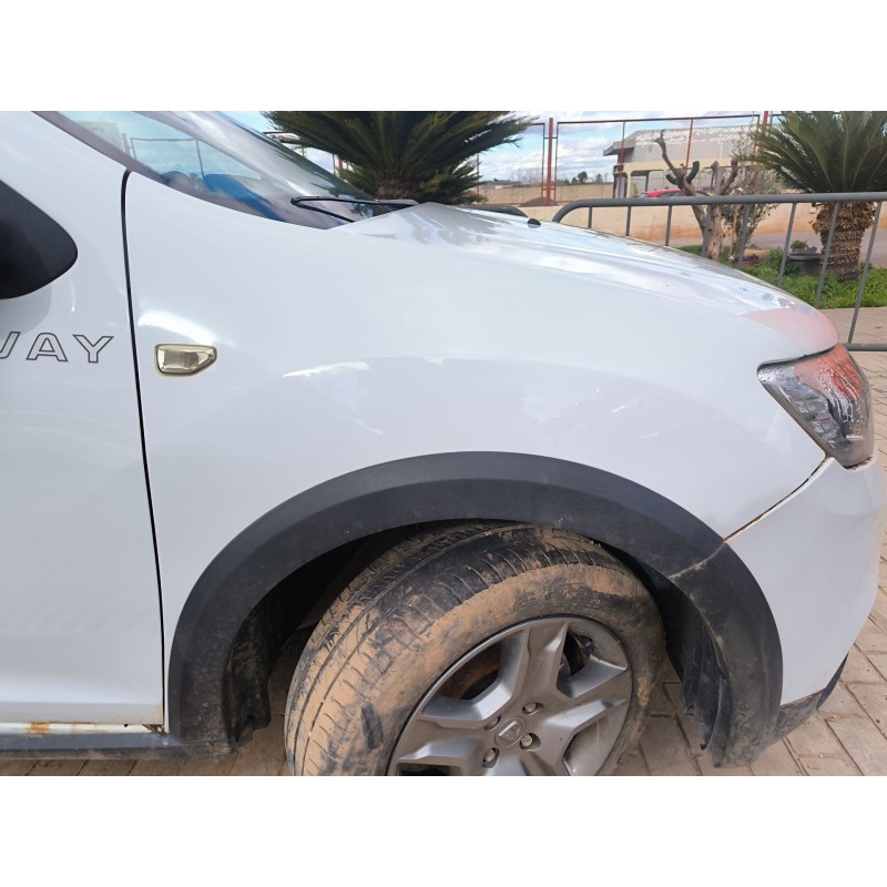 Recambio de aleta delantera derecha para dacia sandero ii (b8_) tce 90 (b8m1, b8ma) referencia OEM IAM 631001319R  