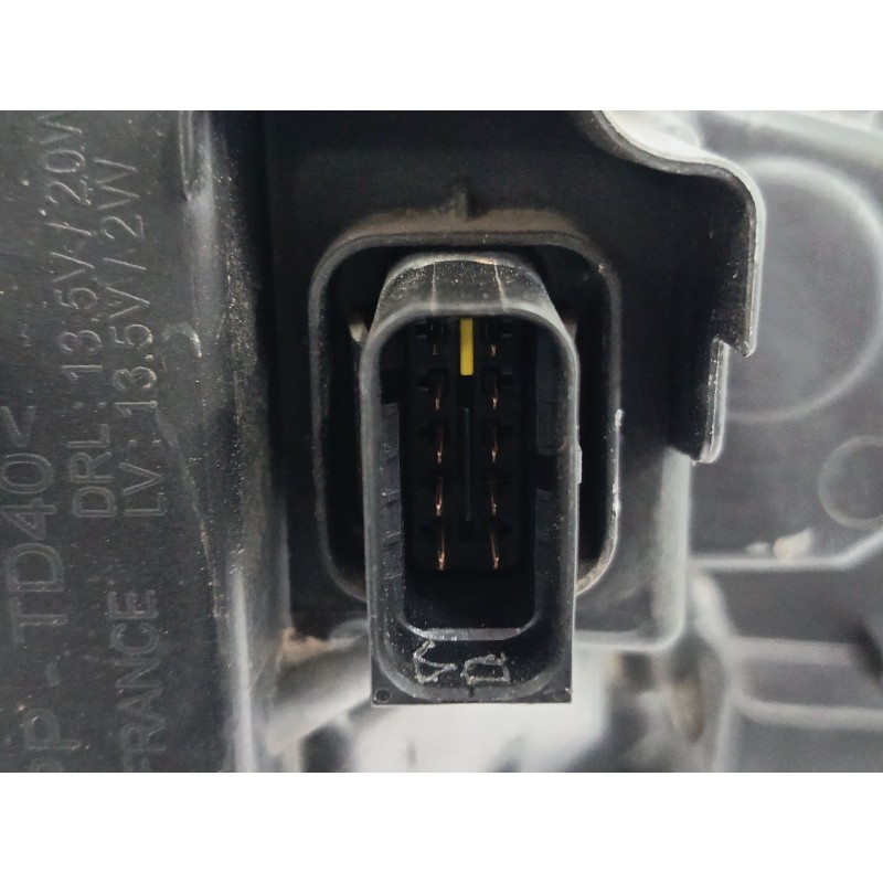 FARO IZQUIERDO 1674017580