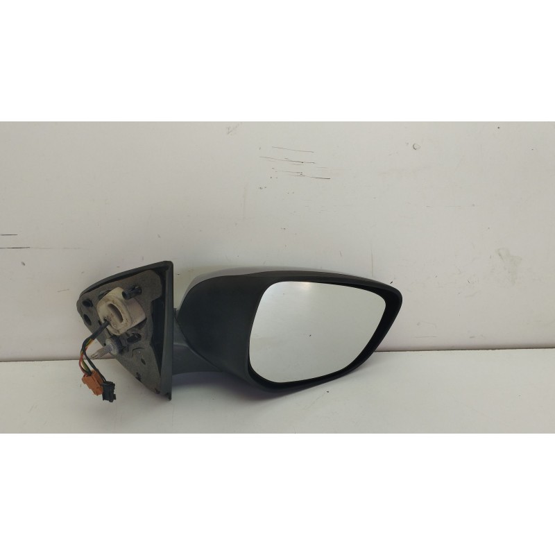 Recambio de retrovisor derecho para peugeot 301 1.6 vti 115 cambio manual 5 velocidades referencia OEM IAM   
