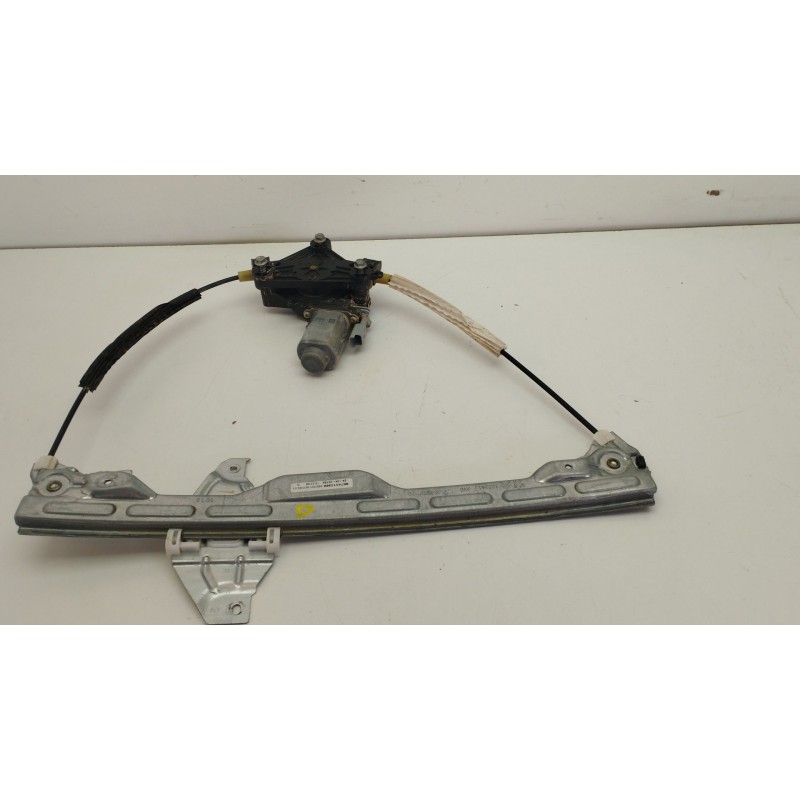 Recambio de elevalunas delantero derecho para peugeot 301 1.6 vti 115 cambio manual 5 velocidades referencia OEM IAM 9677416880 