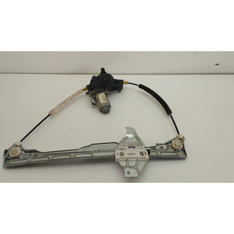 ELEVALUNAS DELANTERO DERECHO JUEGO