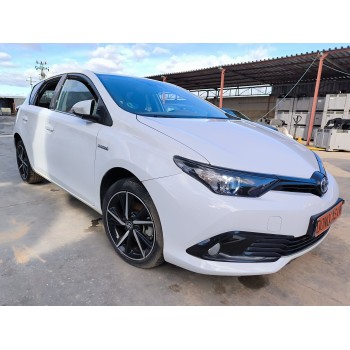 toyota auris (_e18_) del año 2018
