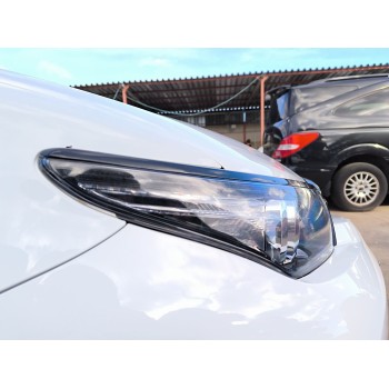 Recambio de faro derecho para toyota auris (_e18_) 1.3 (nre180_) referencia OEM IAM   