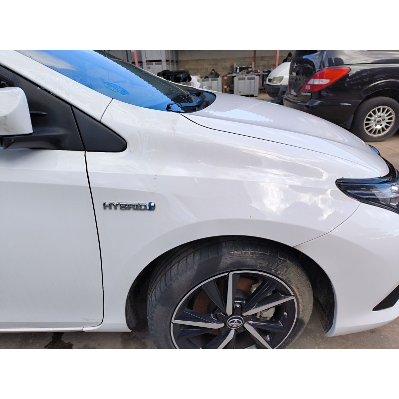 Recambio de aleta delantera derecha para toyota auris (_e18_) 1.3 (nre180_) referencia OEM IAM 5381102340  