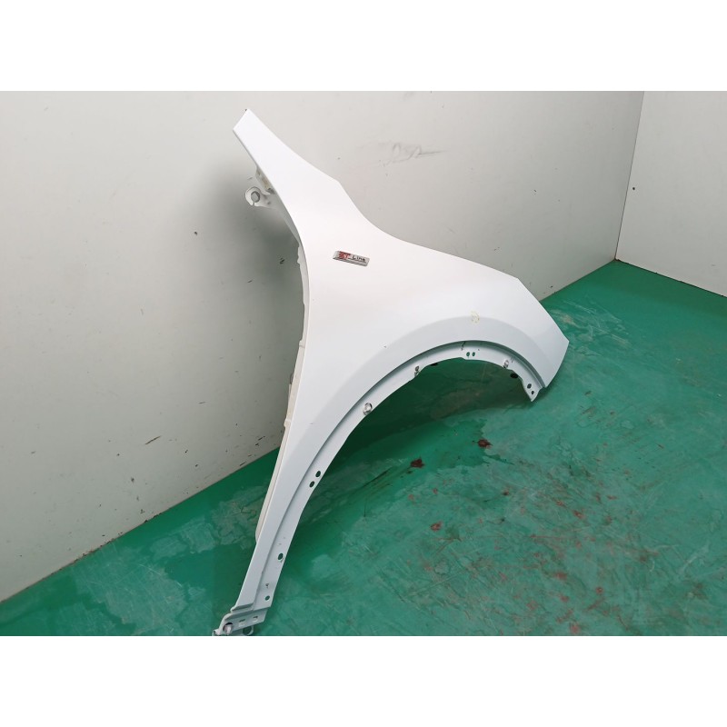 ALETA DELANTERA DERECHA