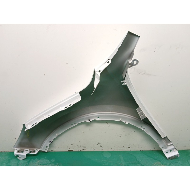 ALETA DELANTERA DERECHA