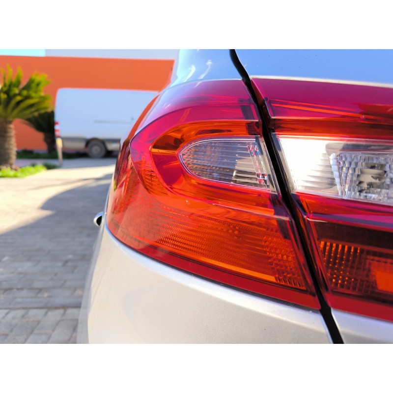 Recambio de piloto trasero izquierdo para ford fiesta vii (hj, hf) 1.1 ti-vct referencia OEM IAM 2527137  