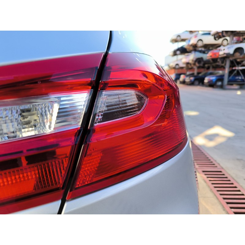 Recambio de piloto trasero derecho para ford fiesta vii (hj, hf) 1.1 ti-vct referencia OEM IAM 2255983  