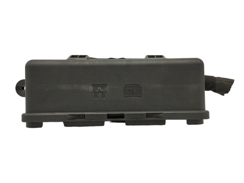 Recambio de caja reles / fusibles para volvo v40 1.6 diesel cat referencia OEM IAM AV6T14K131AB Recambio de caja reles / fusibles para volvo v40 1.6 diesel cat referencia OEM IAM AV6T14K131AB
