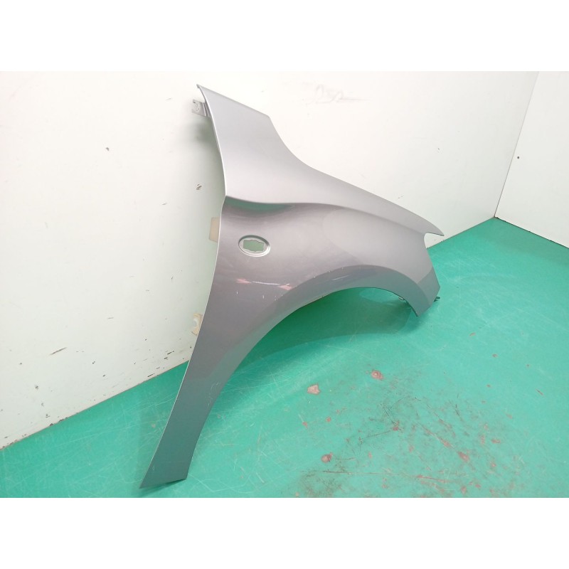 ALETA DELANTERA DERECHA