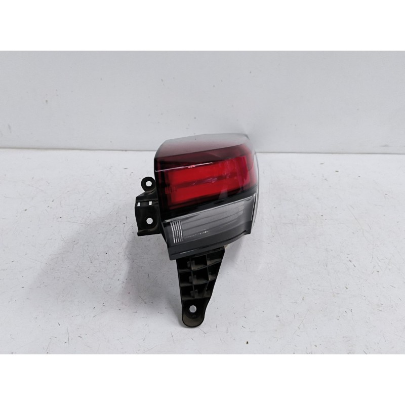 PILOTO TRASERO DERECHO MK20931999