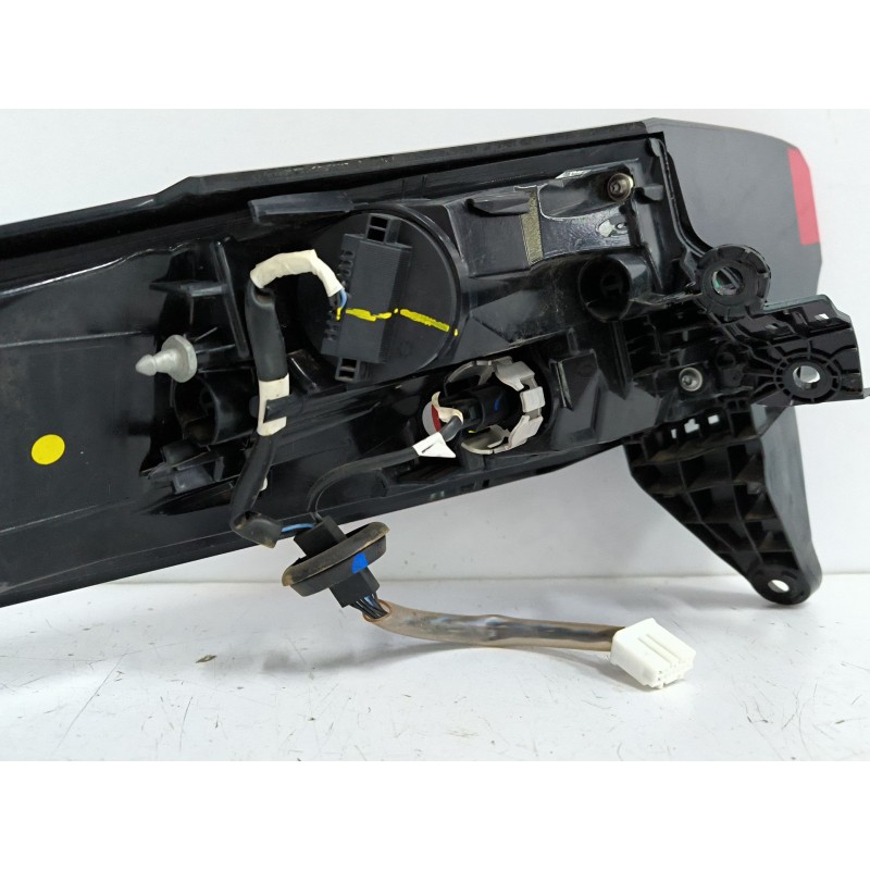 PILOTO TRASERO DERECHO MK20931999