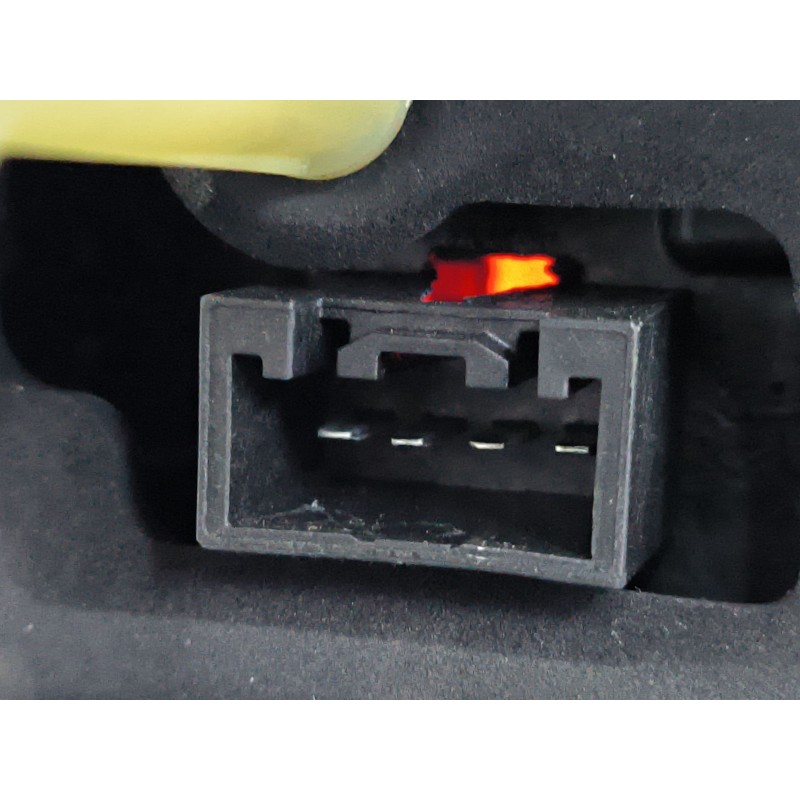 PILOTO TRASERO DERECHO 90104003