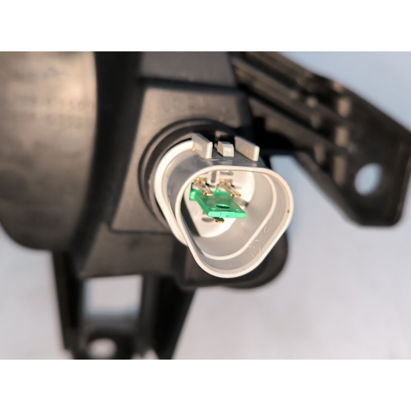 PILOTO DELANTERO DERECHO 92208G5510