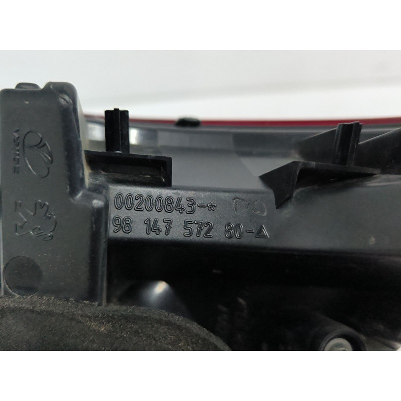 PILOTO TRASERO DERECHO INTERIOR 00200843