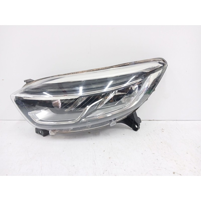 FARO IZQUIERDO 260606152R