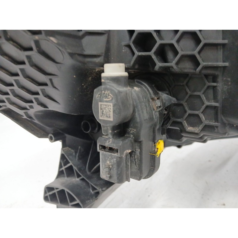 FARO IZQUIERDO 260606152R