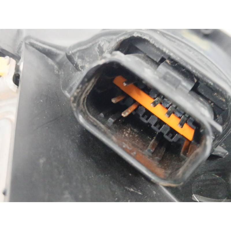 FARO IZQUIERDO 260606152R