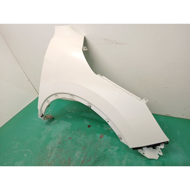 ALETA DELANTERA DERECHA