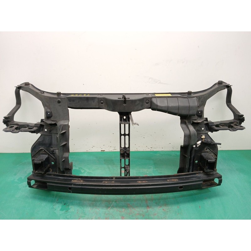 Recambio de panel frontal para hyundai tucson (jm) 2.7 a las 4 ruedas referencia OEM IAM 641012E001 641002E000 