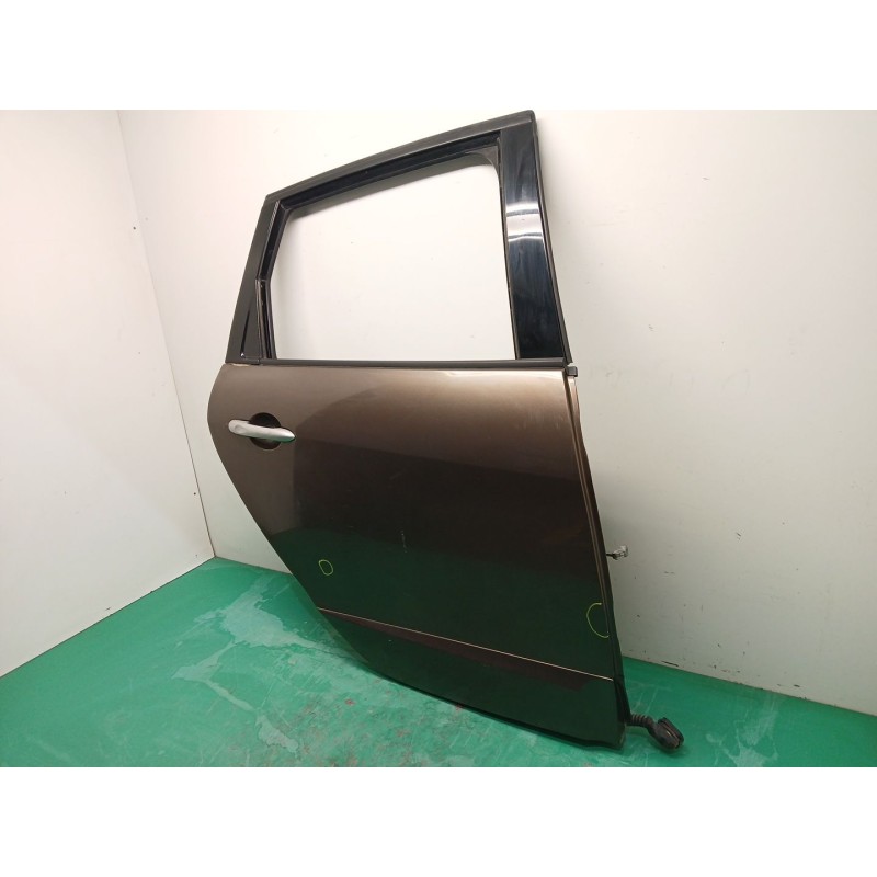 PUERTA TRASERA DERECHA