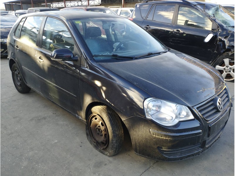 VOLKSWAGEN POLO (9N3)