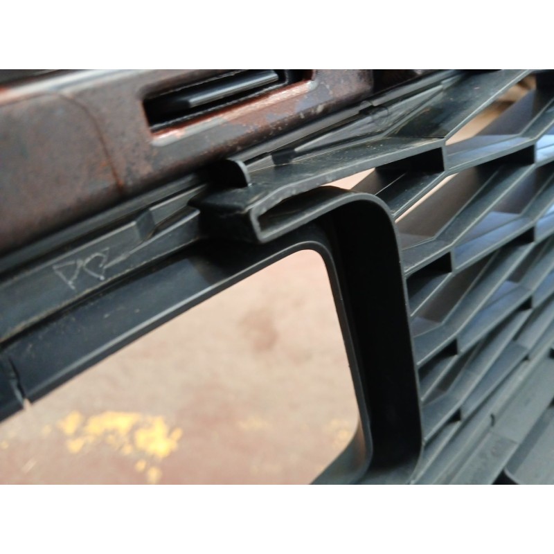 PARAGOLPES DELANTERO