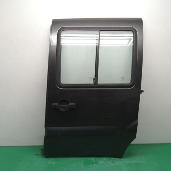 Recambio de puerta lateral corredera izquierda para fiat doblo cargo (223) 1.9 jtd cat referencia OEM IAM  OBSERVAR FOTOS 