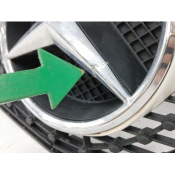 Recambio de rejilla delantera para mercedes-benz clase a (w176) a 180 cdi / d (176.012) referencia OEM IAM A0008880060 A17688804