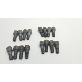 JUEGO TORNILLOS DE RUEDA 