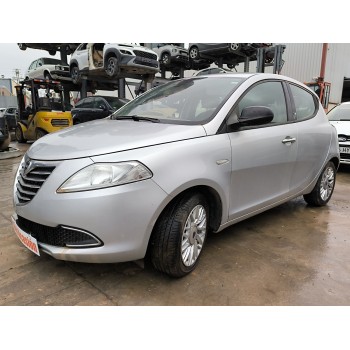 lancia ypsilon (101) del año 2015