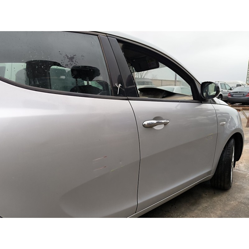 PUERTA DELANTERA DERECHA