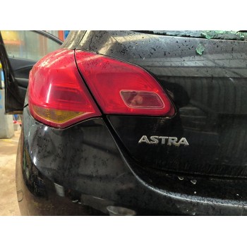 opel astra j (p10) del año 2010