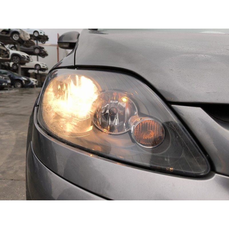 Recambio de faro derecho para volkswagen golf v (1k1) 1.9 tdi referencia OEM IAM 5M1941006B  