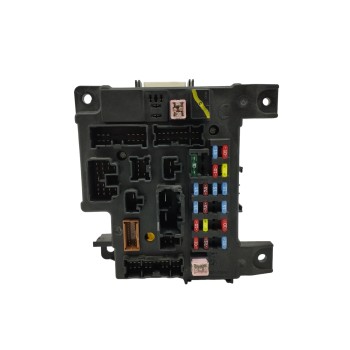 CAJA RELES / FUSIBLES 8637A824 6090079722 