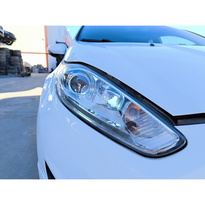 Recambio de faro derecho para ford fiesta vi (cb1, ccn) 1.5 tdci referencia OEM IAM 2126881  