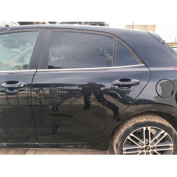 Recambio de puerta trasera izquierda para kia rio iv (yb, sc, fb) 1.25 referencia OEM IAM 77003H8000  
