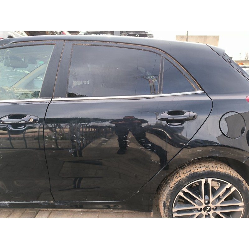 Recambio de puerta trasera izquierda para kia rio iv (yb, sc, fb) 1.25 referencia OEM IAM 77003H8000  