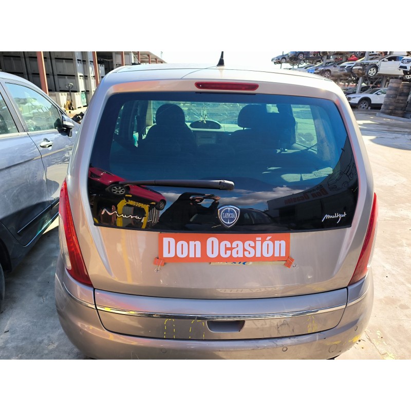 ALETA DELANTERA IZQUIERDA