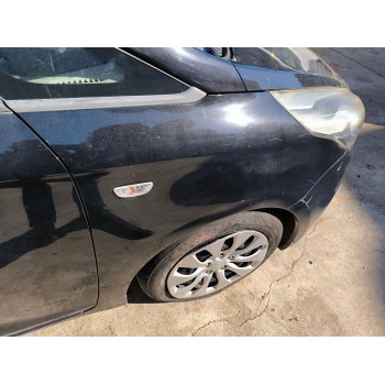 Recambio de aleta delantera derecha para kia carens iv 1.7 crdi referencia OEM IAM 66321A4100  